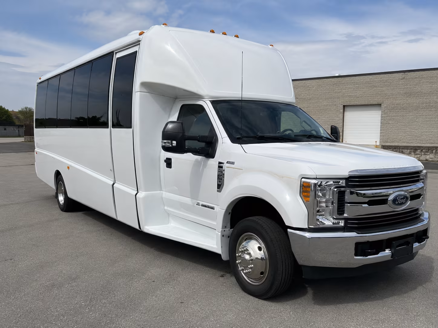 buses for inland empire school groups heading to the california desert