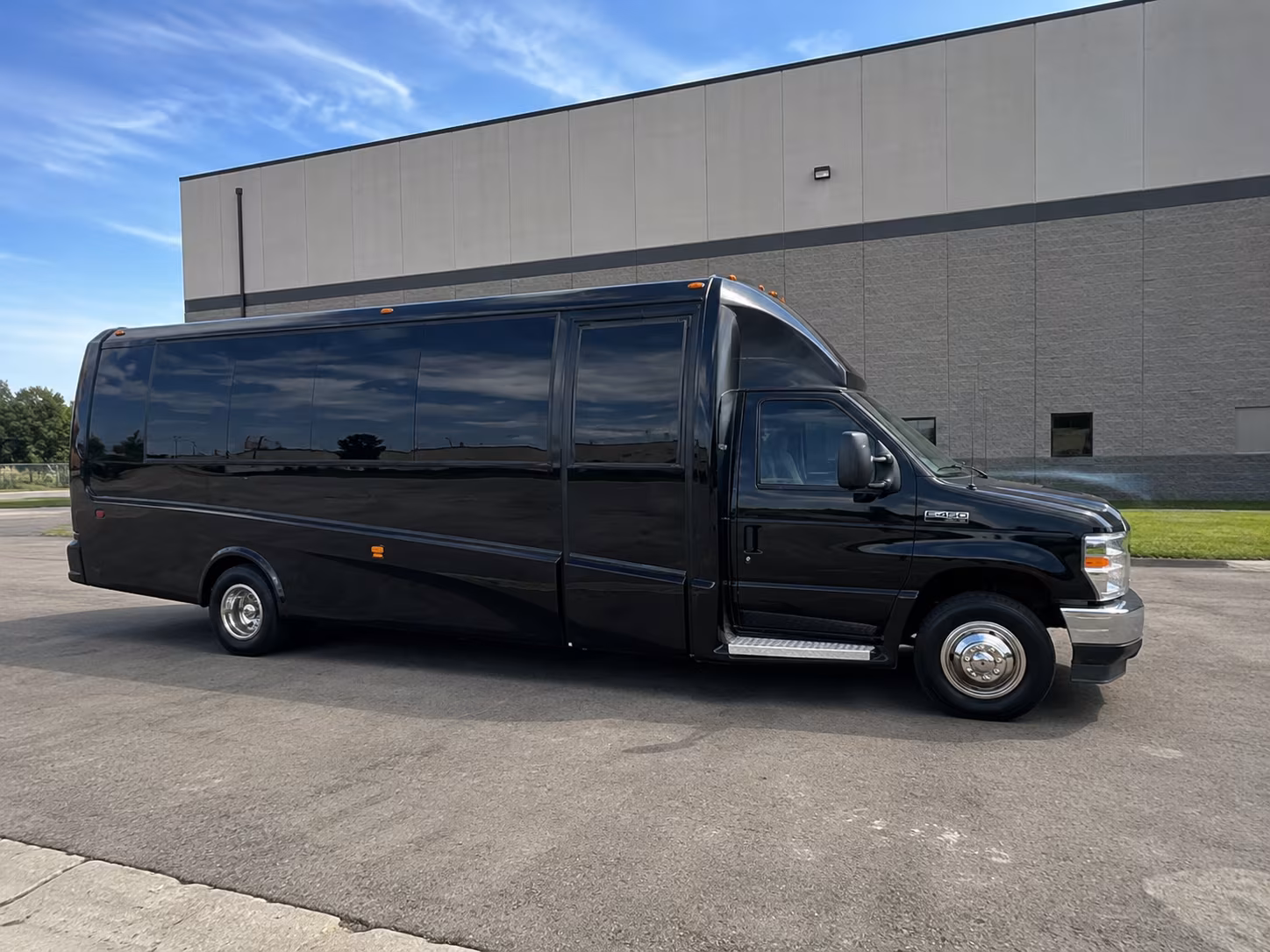 shuttle buses to concerts at toyota arena in ontario